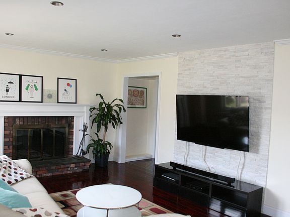 5th image of 85 Greenway E
