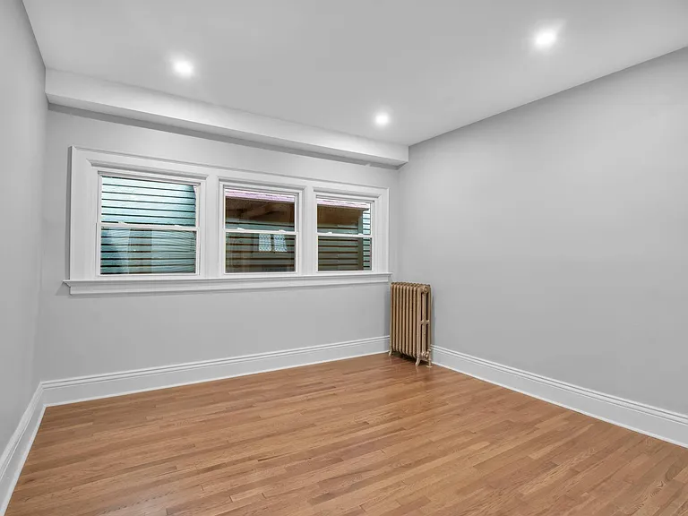 100 Richmond Ave #UPPER — Photo 14