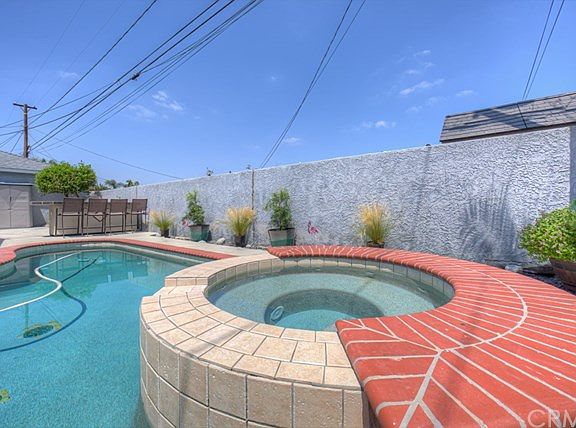 3rd image of 5646 Canehill Ave