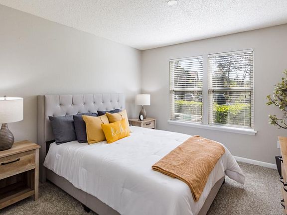 5th image of 6600 Banner Lake Cir #3B-2Ba-1356Sqft