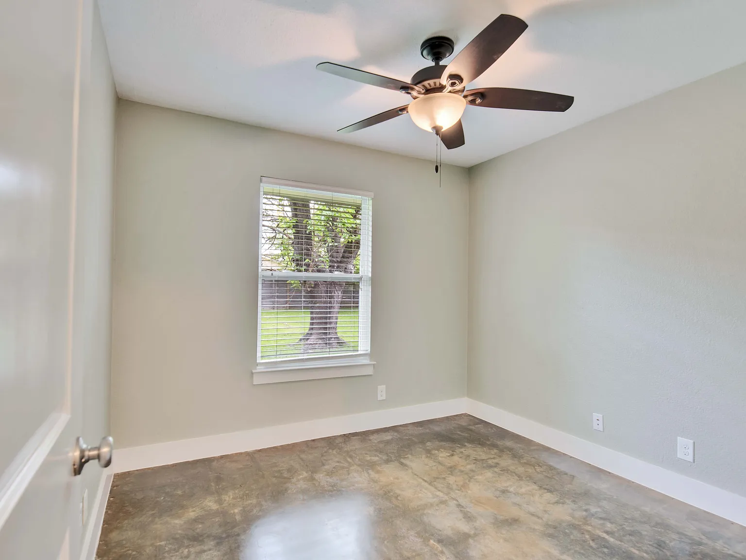 3 bed, 1550 sqft, $2,675 — Photo 2