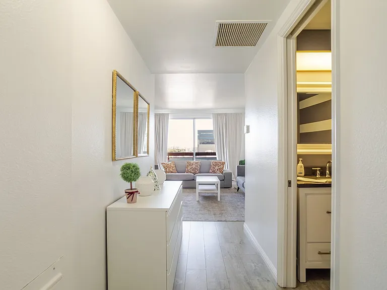 321 S San Vicente Blvd #505 — Photo 5