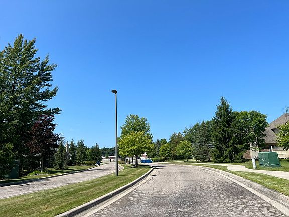 4th image of 4027 Stonebridge Dr #1