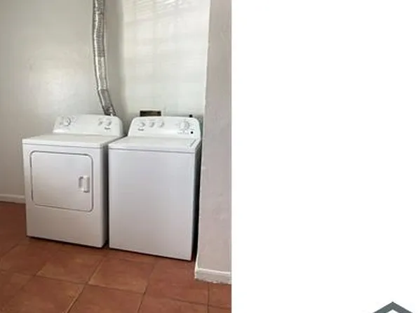 2145 NW 66th St, Miami, FL 33147