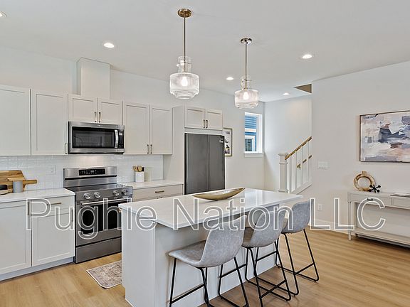 5th image of 4142B 3rd Ave NW