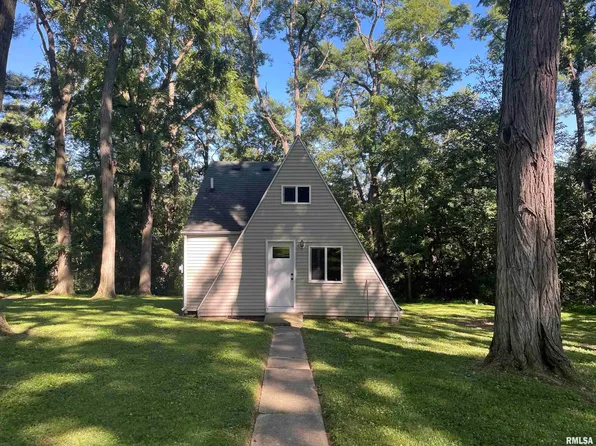1926 N Thirteen Club Dr, Peoria, IL 61604