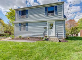 27 Meadow Way, Cape Elizabeth, ME 04107
