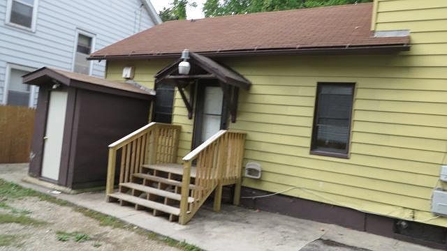 2nd image of 521 4th St