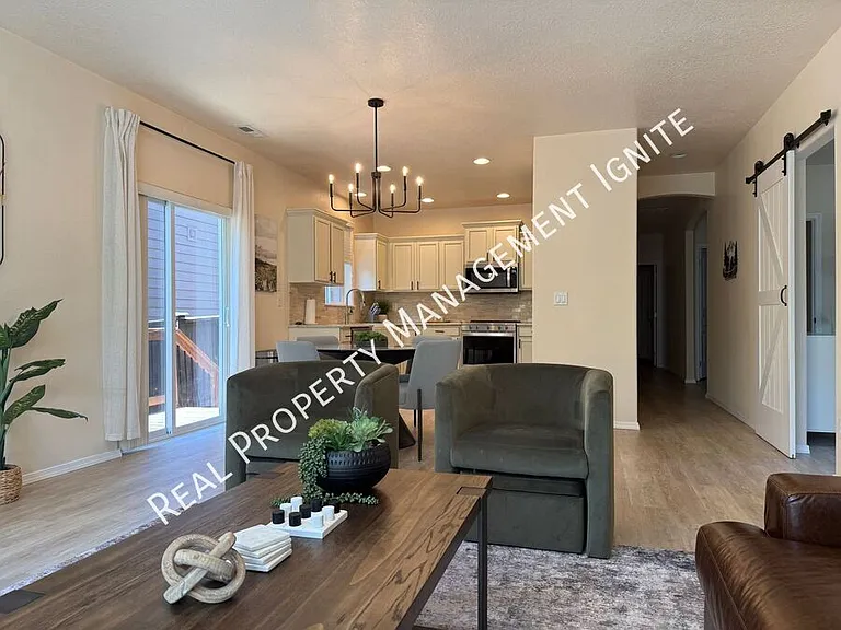 61203 Snowbrush Dr — Photo 6