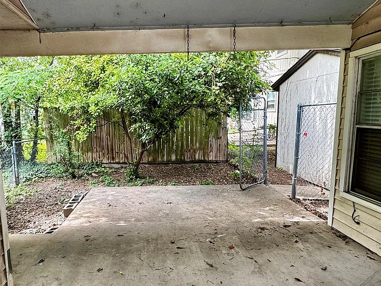 8013 Lazy Ln #B — Photo 11