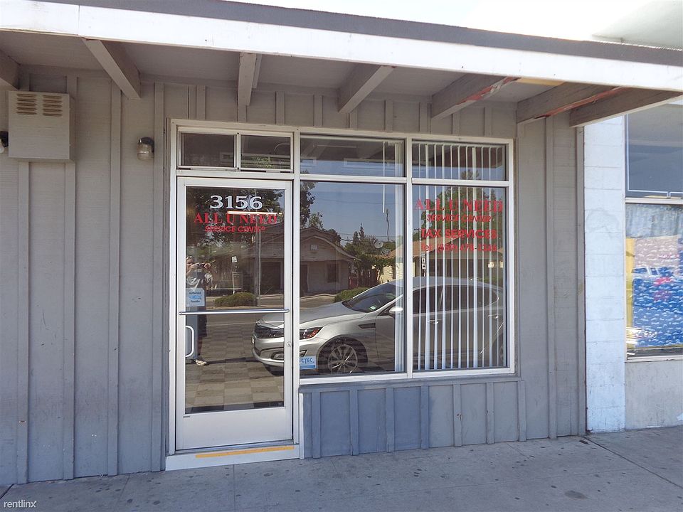 3156 E Belmont 5-31-16 002