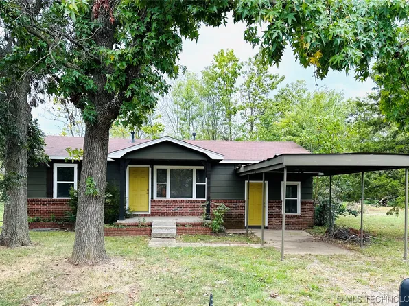 221 E Commercial St, Inola, OK 74036