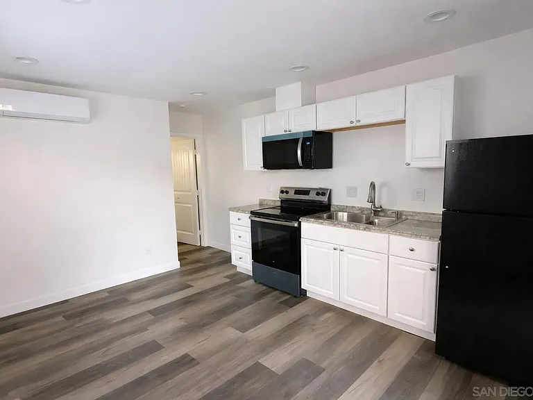 636 N Aster St — Photo 5
