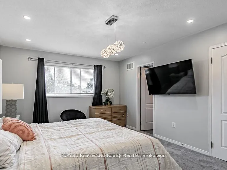 18 Preston Ave — Photo 8
