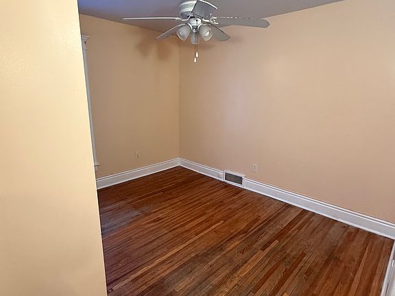 2nd image of 129 Albert Ave #2