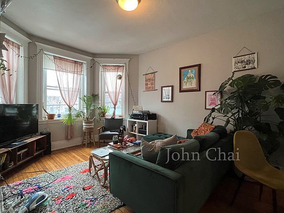 5th image of 161 Kelton St APT 22