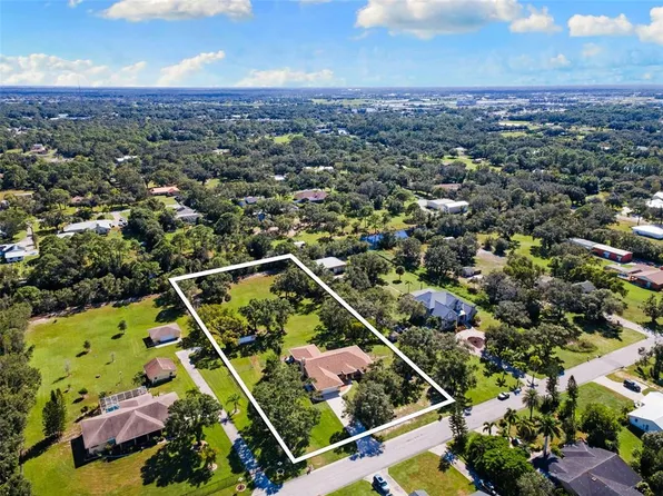 7267 Castle Dr, Sarasota, FL 34240