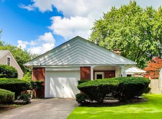 221 Ingleside Ave, Aurora, IL 60506