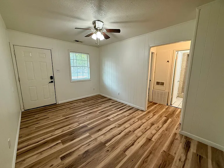 3705 Griffin St — Photo 2