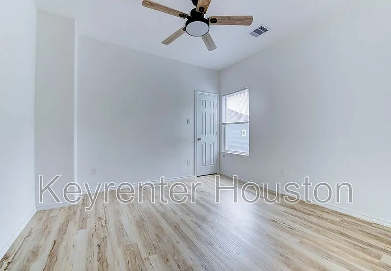 8203 Woodlyn Rd #C — Photo 27