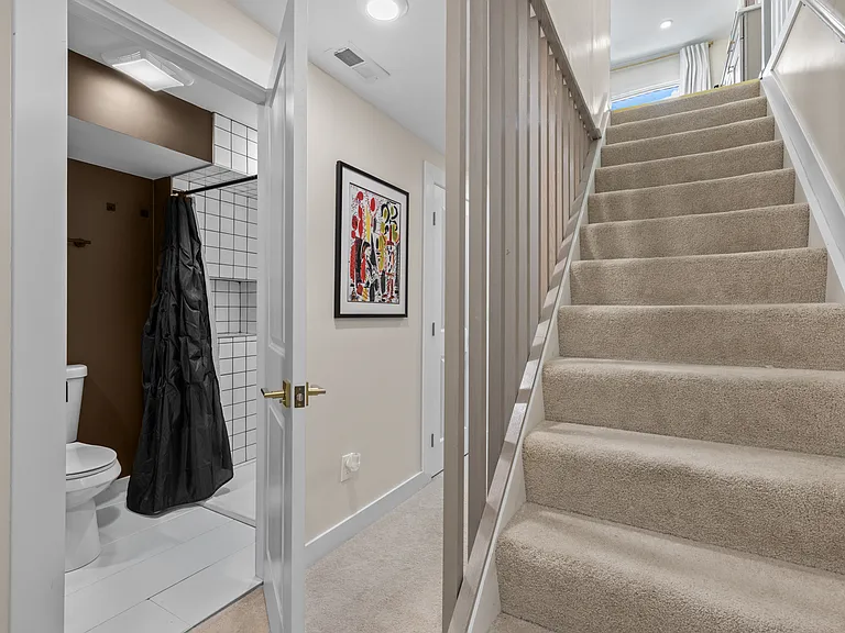 1255 W Pike St — Photo 27