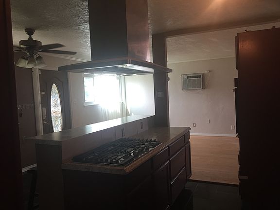 4th image of 140 Waverly Dr