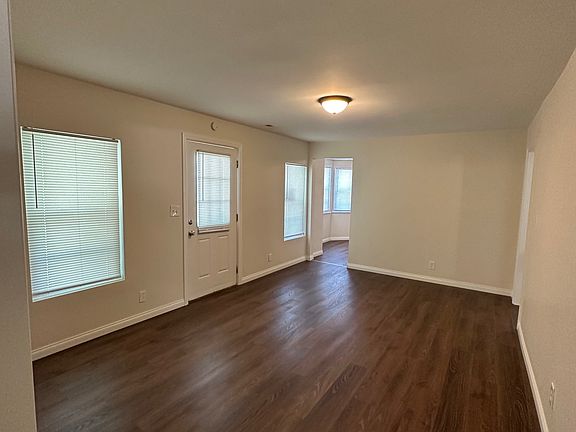 5th image of 1014 Logan Ave