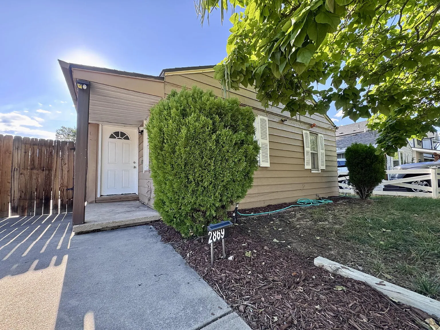 Charming 2-Bedroom Retreat in Englewood — Photo 2
