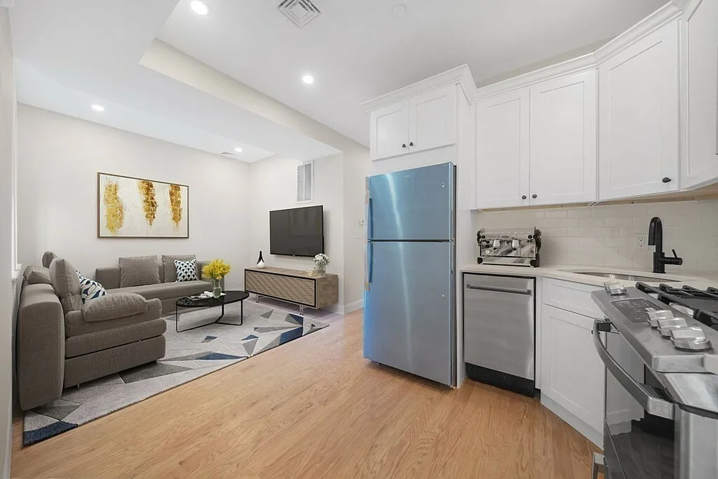 4 bed, 2.0 bath, $6,450 — Photo 1