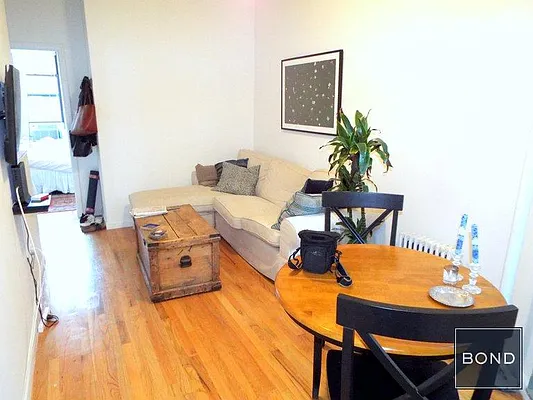 Rented by Bond New York | media 3