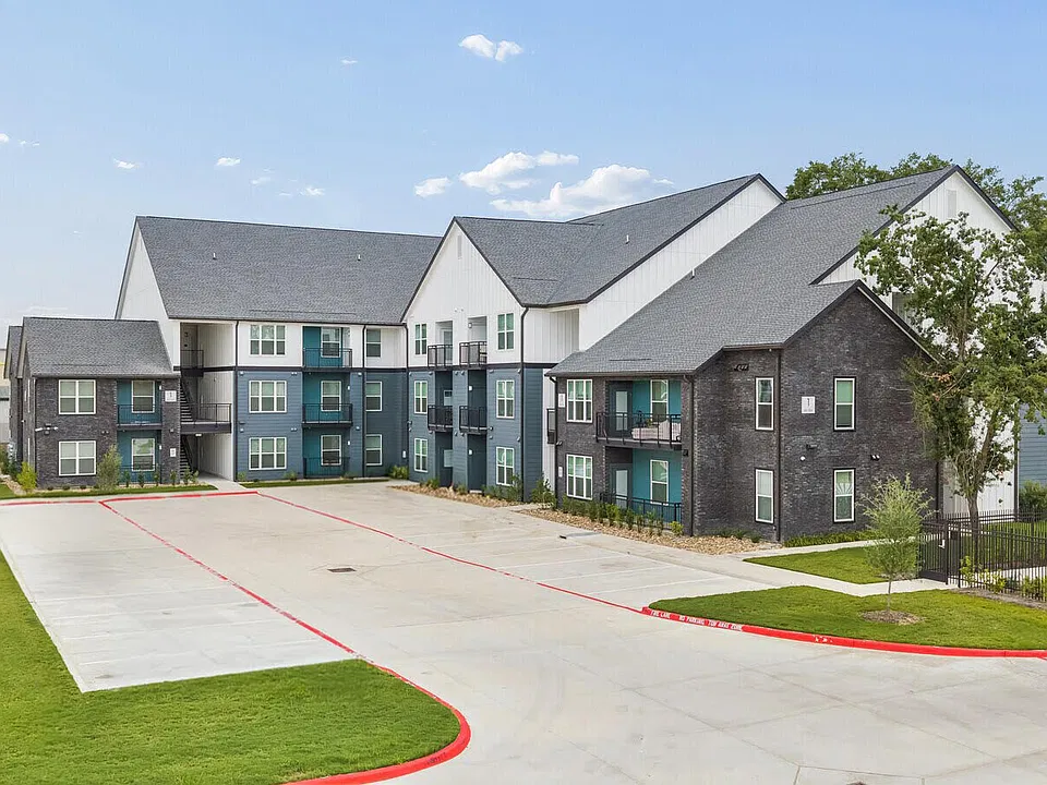 SaddleCreekVillage