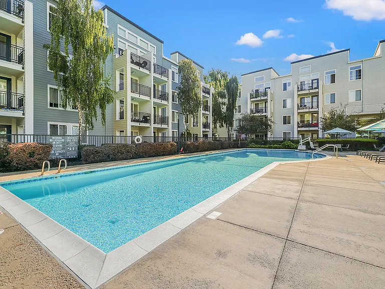 The Courtyards at 65th Street — Photo 28