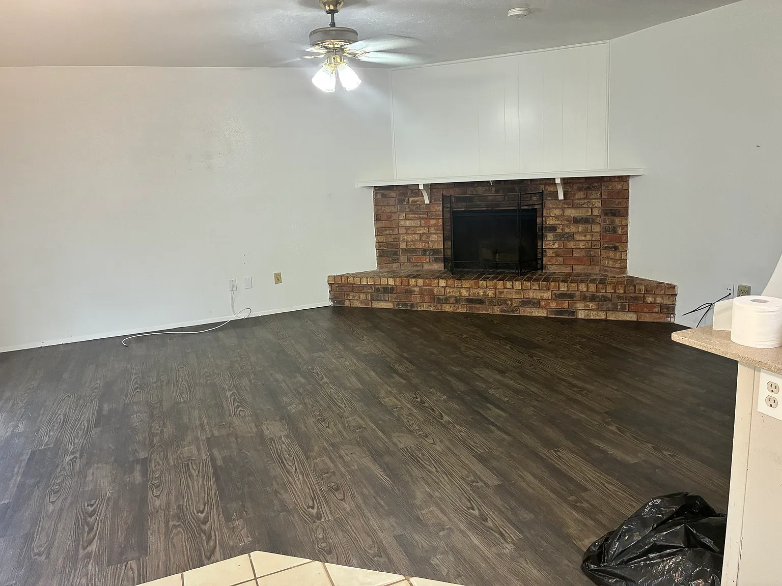 3 bed, 1379 sqft, $2,100 — Photo 3