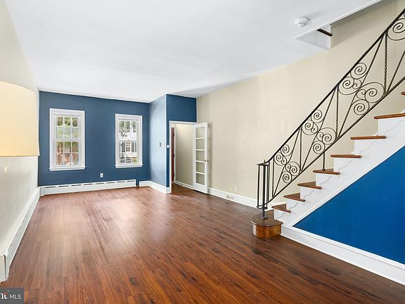 4th image of 2427 E Somerset St
