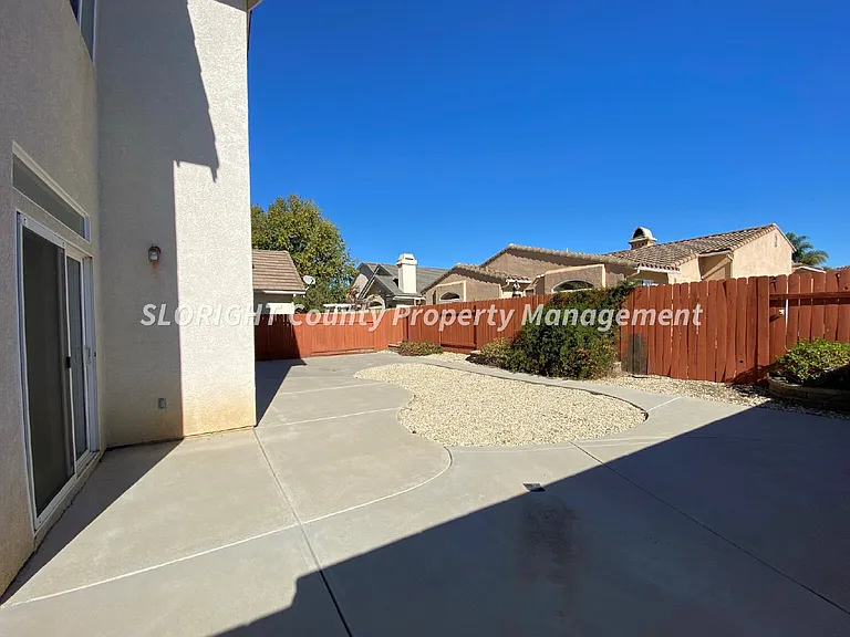 1654 Belmont Ct — Photo 20