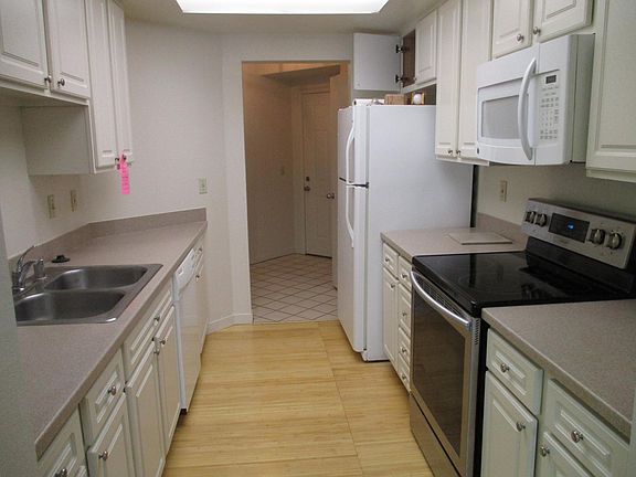 3rd image of 2613 Willowbrook Ln Unit 76