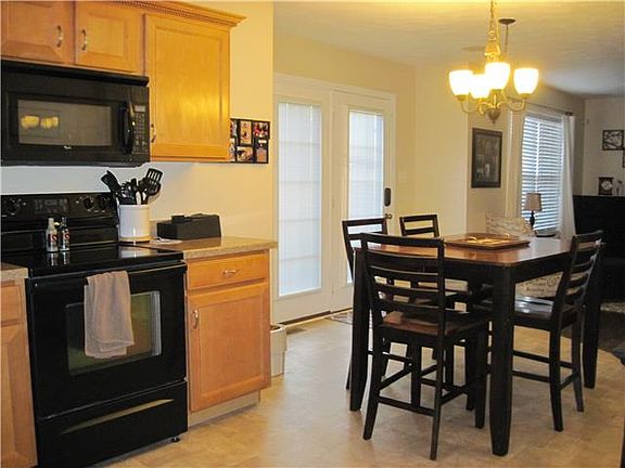 3rd image of 1528 Apache Way