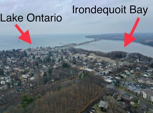 141 Birchwood Dr, Rochester, NY 14622