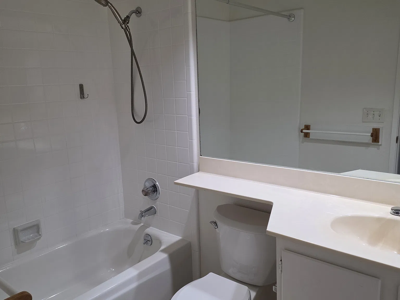2 bed, 1240 sqft, $4,400 — Photo 3