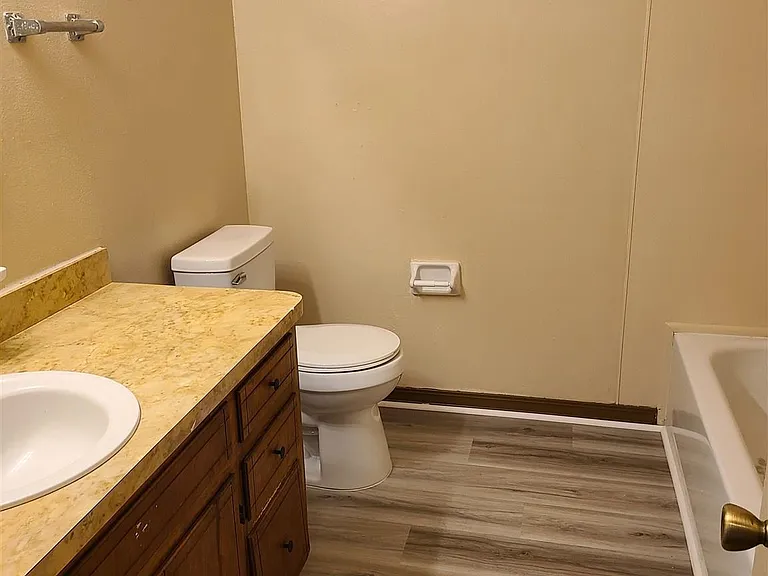 7924 Deborah Dr — Photo 10