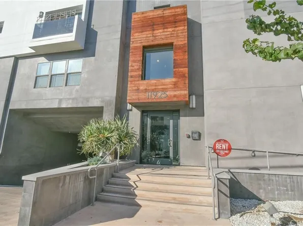 11925 Kling St APT 106, Valley Village, CA 91607