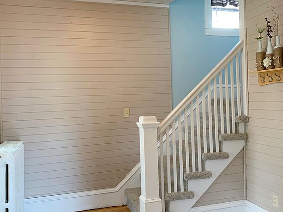 2nd image of 509 E Loomis St