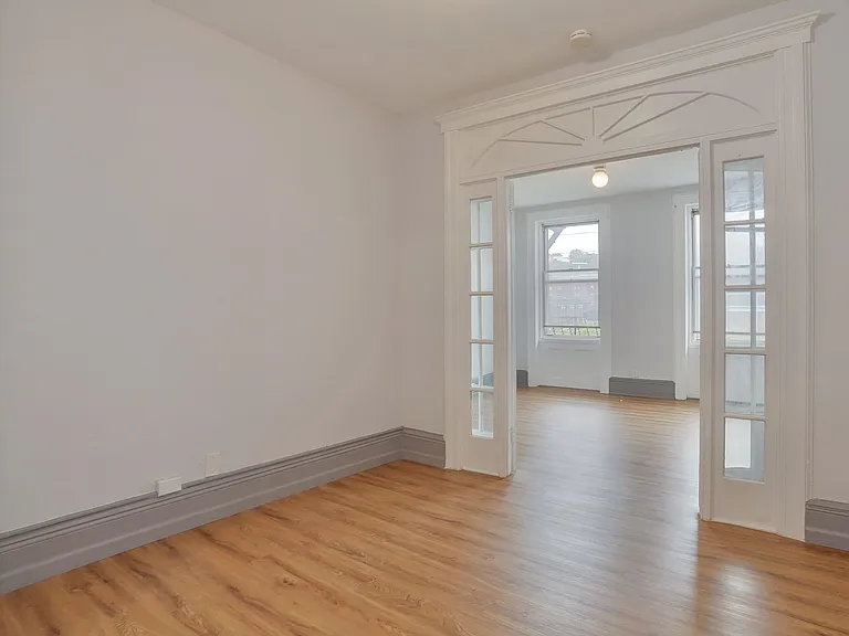 327 Jackson St #13 — Photo 4