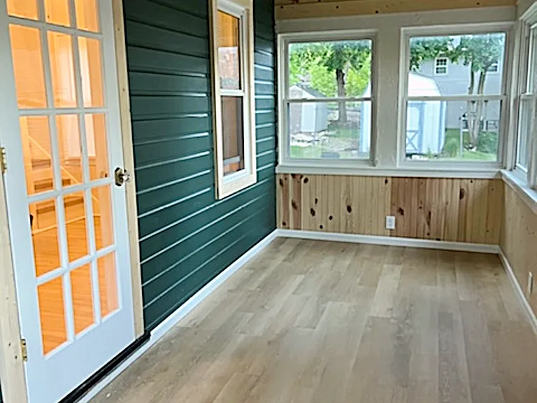W303N2563 Maple Ave — Photo 3