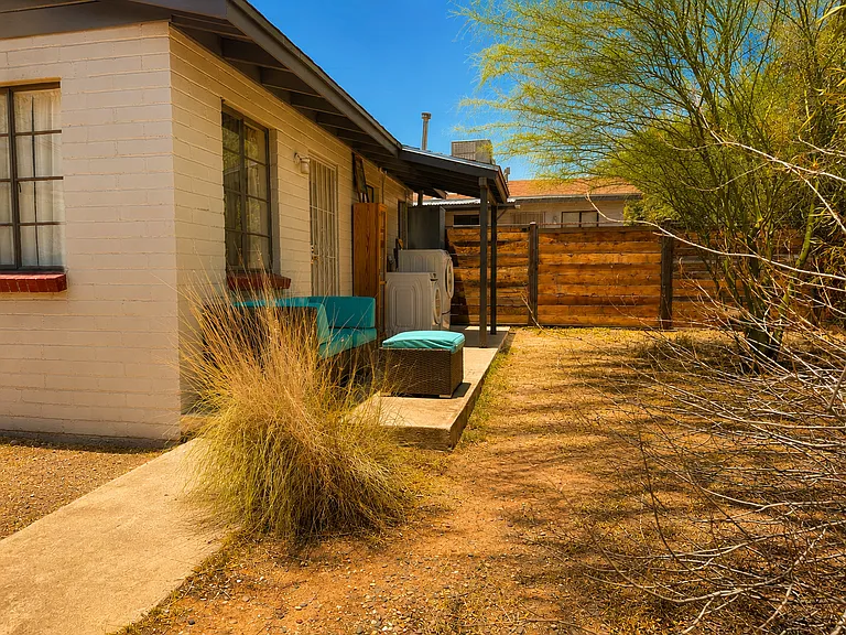 1805 E Copper St — Photo 3