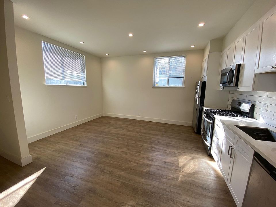 1st image of 2898 23rd St