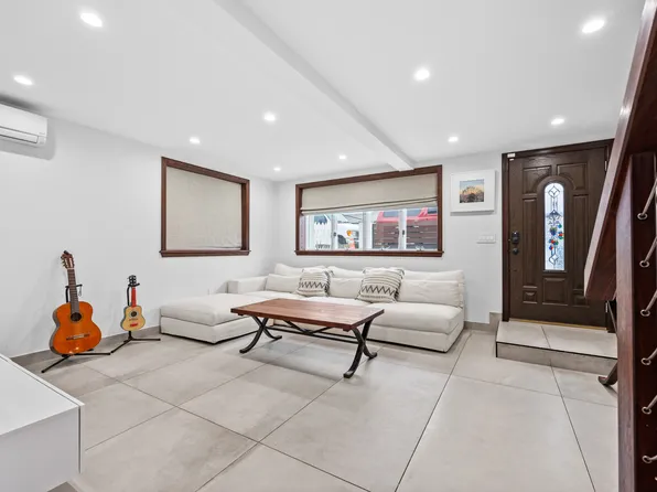 84 Gotham Avenue image 3 of 17