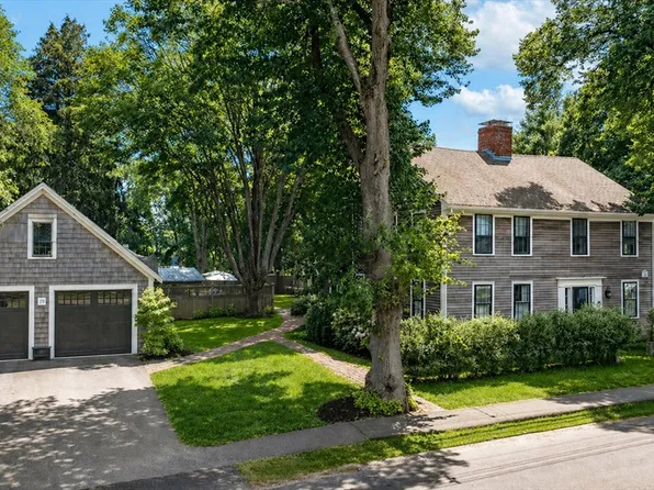 29 Pleasant St, Hingham, MA 02043
