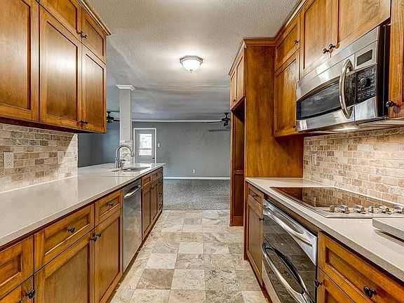 2nd image of 4820 Alta Oaks Ln