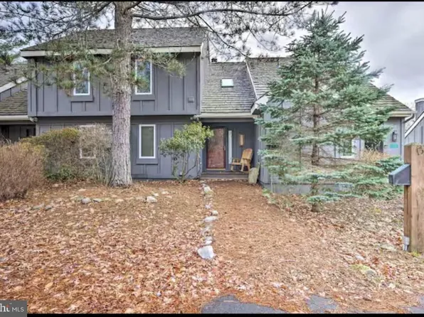 306 Snow Ridge Cir, Lake Harmony, PA 18624